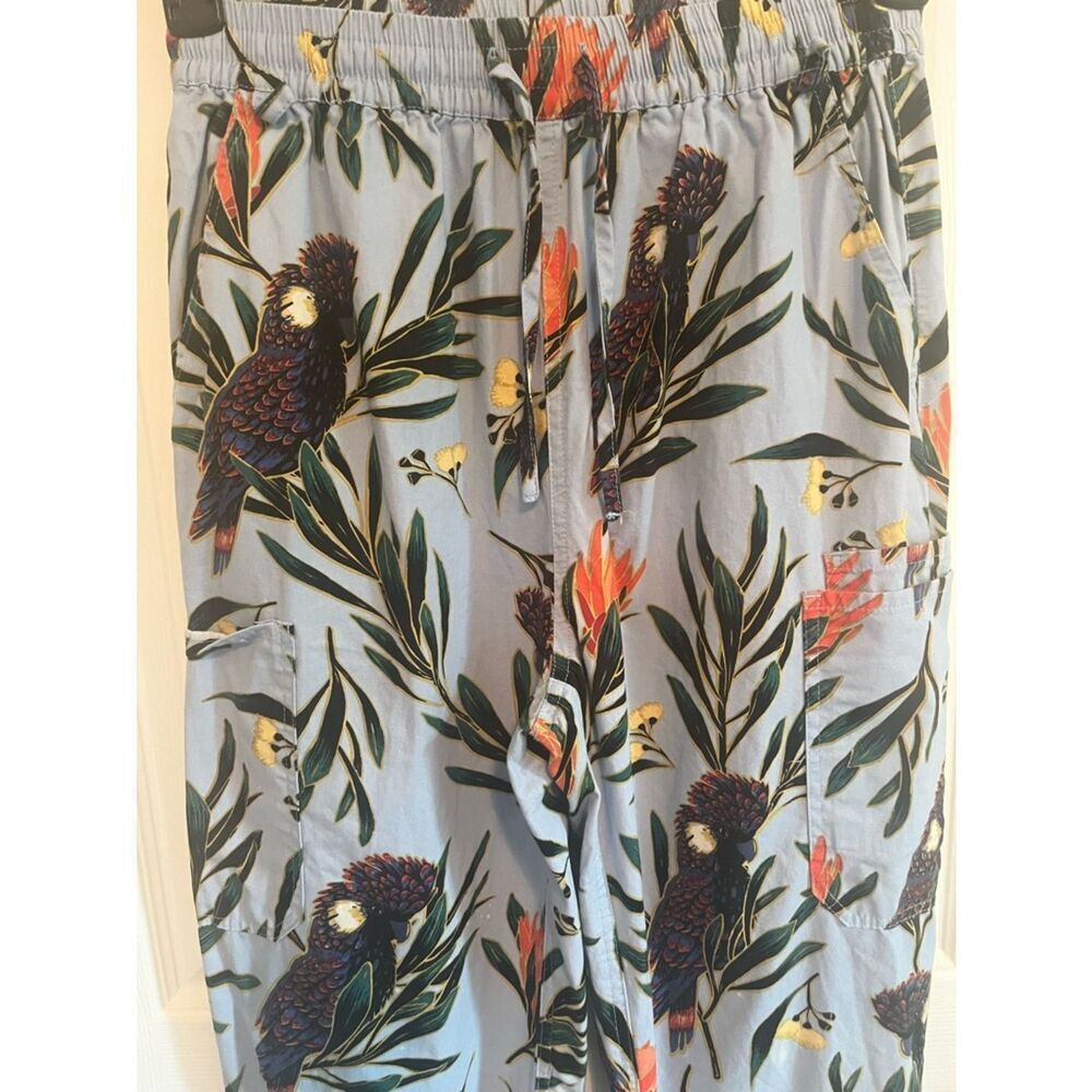 Light Blue Parrot Floral Scrub Set - Picture 6 of 11